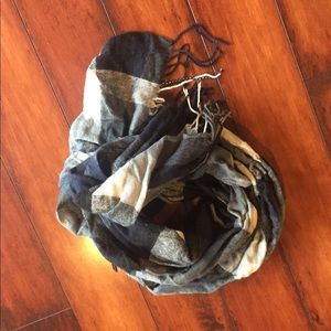 Wool scarf